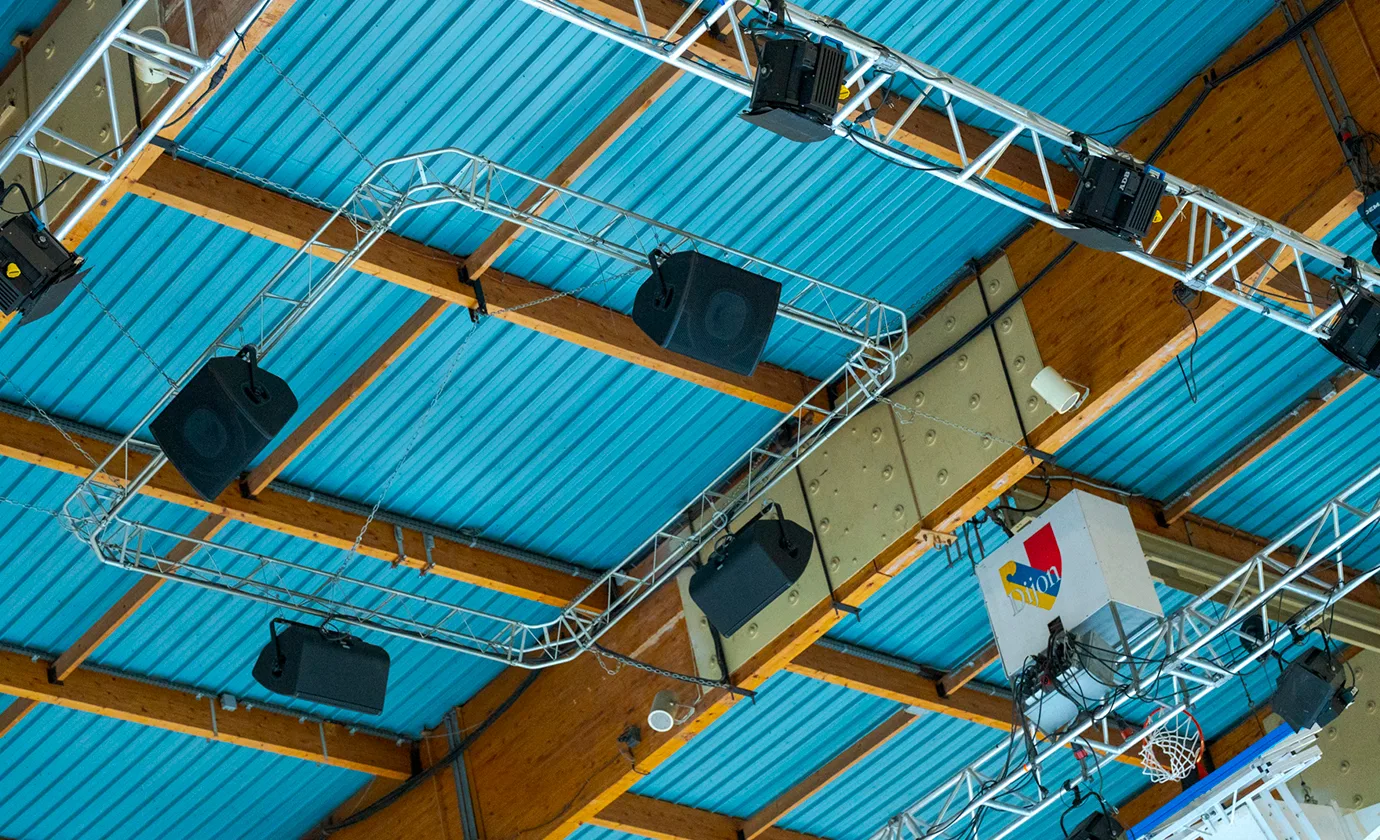 sonorisation-salle-de-spectacle-concert-sport-bvs-audiovisuel